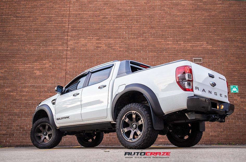 FORD RANGER BEAST BLACK MACHINED WITH DARK TINT